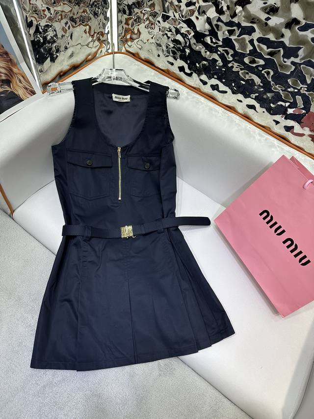 Miu Miu* 2024春夏新款连衣裙 定制logo纽扣 搭配腰带 减龄精致显瘦 单色sml