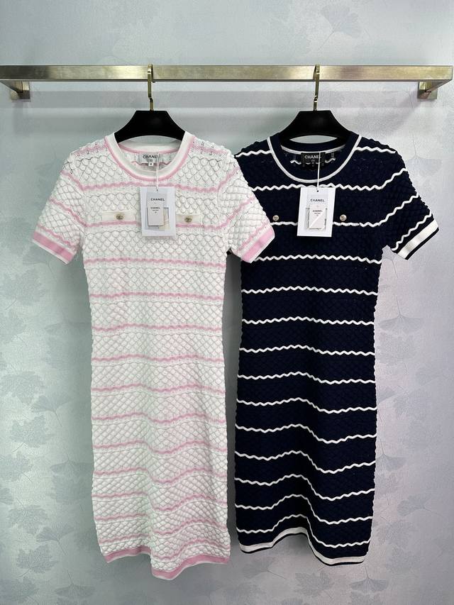 Chane*24C新品！本季必入爆款！绝美小仙女白富美针织裙减龄少女气质穿搭！瑞士机18针工艺，显瘦气质又美又仙！经典双c 立体logo低调奢华 2色3码sml