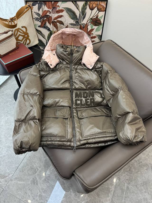 Yywh006#羽绒服 Moncler 牙签绣立体字母 90% 白鹅绒 短款羽绒服 四色 0-1-2-3码