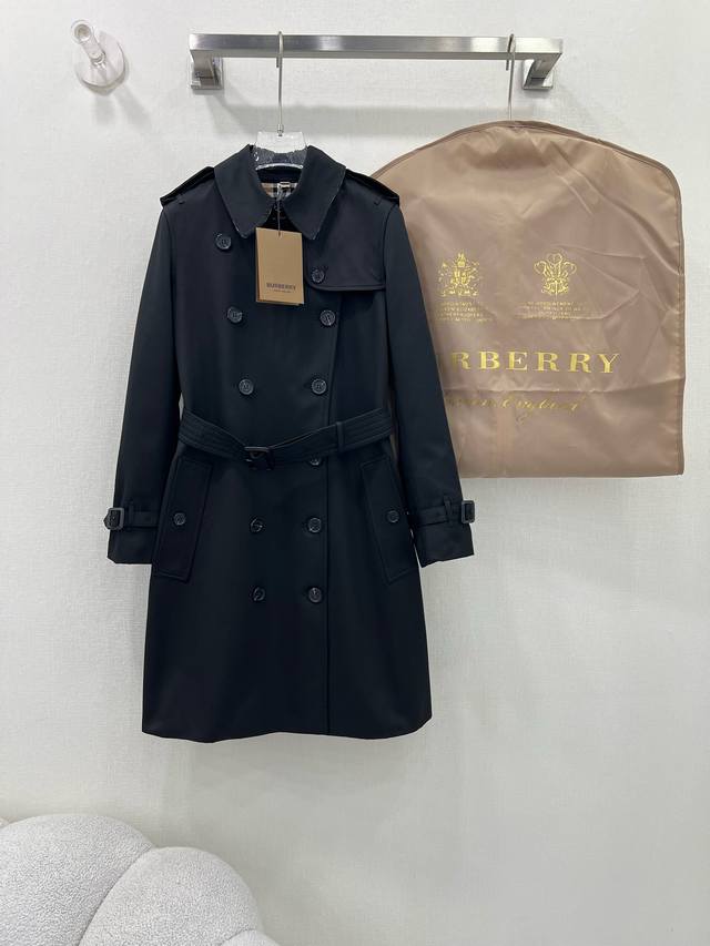 Burberry 巴宝莉 经典肯辛顿中长款风衣进口英国纺织棉 防渗水 嘎巴甸面料 质感立挺有型！现代解构主义利落修身剪裁，极简帅气的时髦高级感！Vintage格