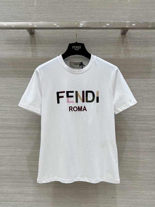 爆单推荐原单品质 Fend* 24春夏新品！渐变立体logo字母刺绣纯棉t恤！重工艺定制低调奢华！时髦精必备单品解锁所有穿搭！经典单品时髦又高级！经典版型百搭不