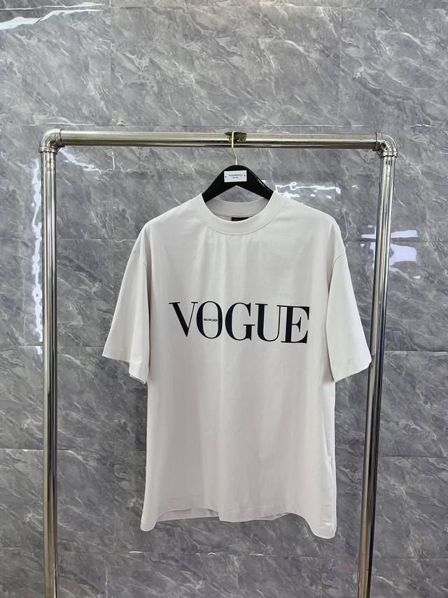 VOGUE字母款 米白色 最高品质巴黎 VOGUE字母印花短袖T恤 纯棉柔软面料，对色定染面料 码数：XS-L