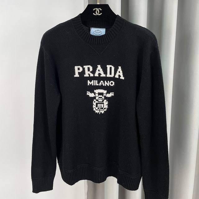 Prada 普达拉 PD家202 4年秋季新款时尚百搭字母图案提花圆领长袖针织套头衫 黑色细节图