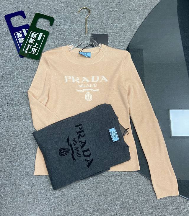 Prad* 2024新款圆领logo弹力打底上衣，低调高级的质感，精致百搭！两色SML