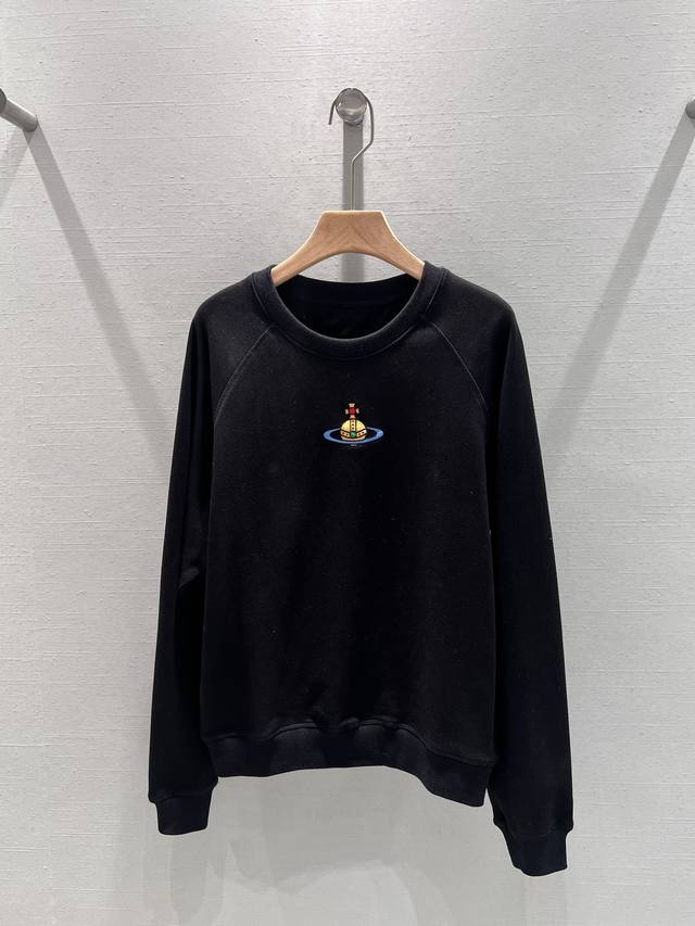 Vivienne Westwood 24Fw早秋新款 西太后刺绣土星logo圆领卫衣丨独家高版出品！绝对值得打call经久耐穿的万年长青款小宽松版型，休闲又洋气