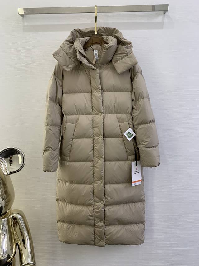 Lululemon长款羽绒服 尺码:4-6-8-10 颜色:卡其 棕色 绿色 黑色 Softmattetm面料可挡风，不易被水沾湿 蓬松度鹅绒填充，轻盈温暖可拆