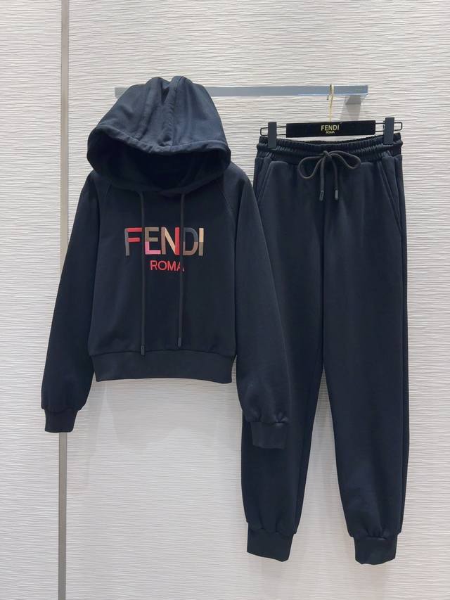 原单品质 Fend*I2024Aw新款 人人都能驾驭ins风潮人卫衣套装。高密度时髦运动风 Vintage帅气 中古风 贴合舒适与时髦的双需求能融入每个日常的穿